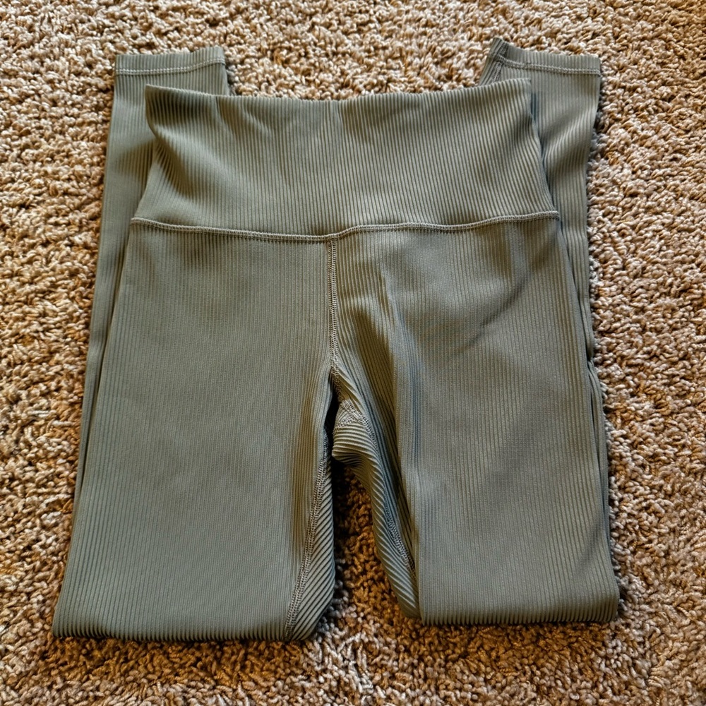 Athleta green ribbed Elation legging